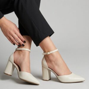 Ref AH4 – Scarpin Saia e Blusa – Bico Fino – Salto Bloco 8 cm – numeração disponível do 33 ao 40.