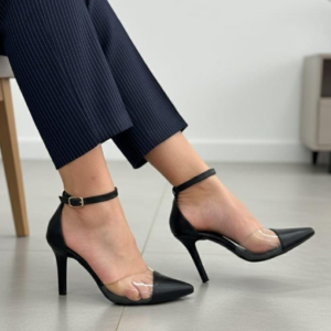 Ref AH5 - Scarpin com Vinil - Bico e Salto Fino 8 cm - numeração do 33 ao 40.