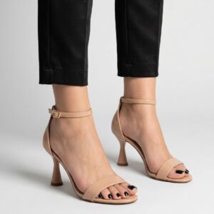 Ref AH1 – Sandália Gisele Salto Taça 8 cm – numeração disponível do 33 ao 40.