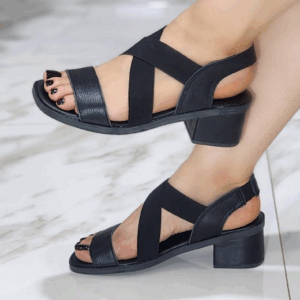 Ref C44 - Sandália em Couro Legítimo - Salto 5 cm - numeração disponível do 34 ao 40 - venda no atacado.