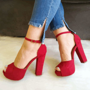 Ref H1 – Sandália Meia-Pata – Salto 13 cm com 4 cm de Pata (na frente) – numeração disponível do 33 ao 39.