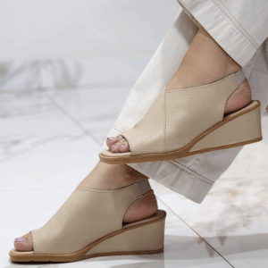 Ref C39 - Anabela em Couro Legítimo - Salto 5 cm - numeração disponível do 34 ao 40