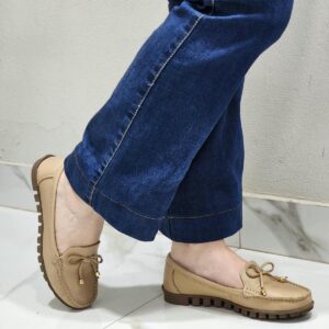 Ref C64 - Mocassim em Couro Legítimo com Palmilha Confort e Solado Tratorado Flexível - numeração disponível do 34 ao 40