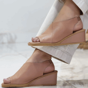 Ref C39 - Anabela em Couro Legítimo - Salto 5 cm - numeração disponível do 34 ao 40