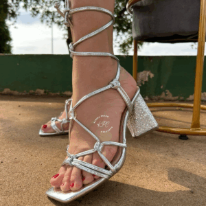 Ref AH2 - Sandália com Amarração - Salto Geométrico de 8 cm revestido de Glíter - numeração disponível do 33 ao 40